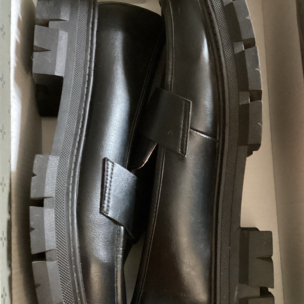 Classic Black Leather Penny Loafers - Picture 6 of 6